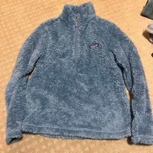 Patagonia quarter zip. Women’s size small in blue.
